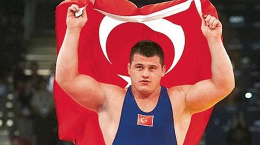 Rıza Kayaalp'in başı dertte!