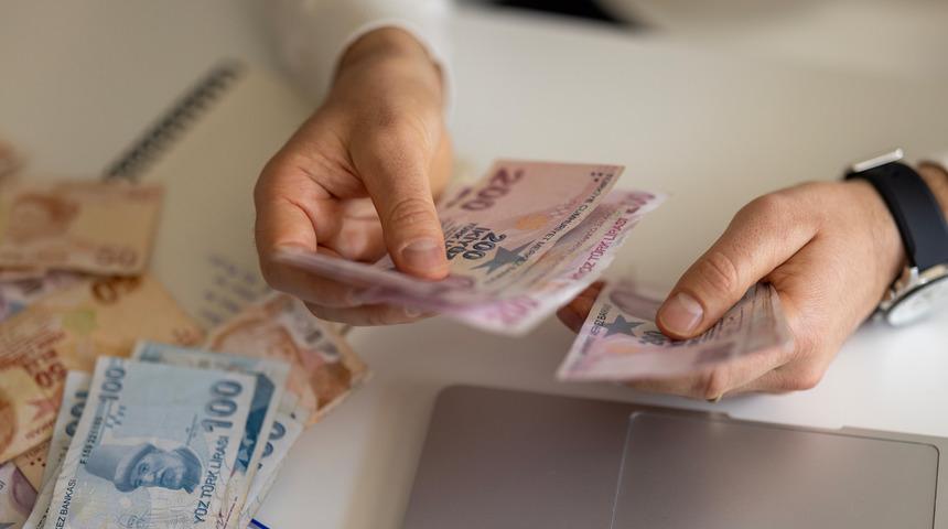 Kredi ve kredi kartı borcu olan herkesi ilgilendiriyor! Yapılandırmada merak edilen borç, faiz oranı, taksit ve vade detayları