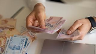 Kredi ve kredi kartı borcu olan herkesi ilgilendiriyor! Yapılandırmada merak edilen borç, faiz oranı, taksit ve vade detayları