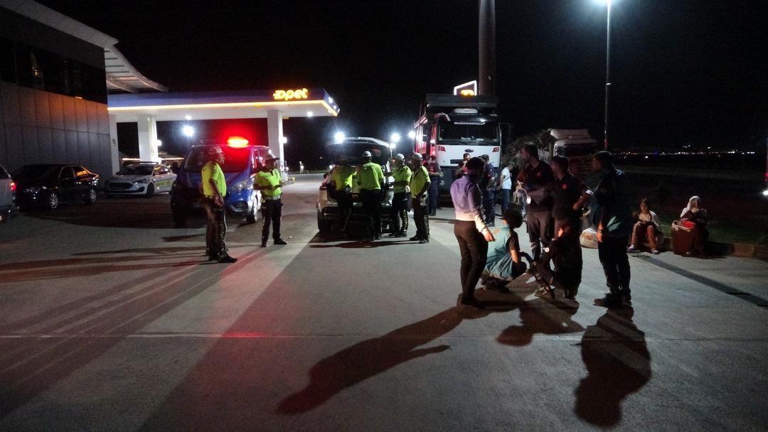 Malatya da kontrolden çıkan yolcu otobüsü akaryakıt istasyonuna daldı! Çok sayıda yaralı var 4