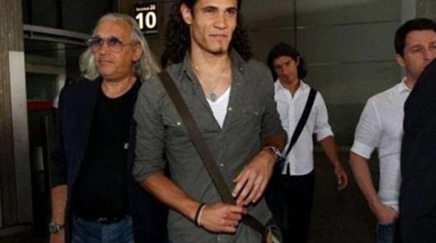 Cavani Paris'te!