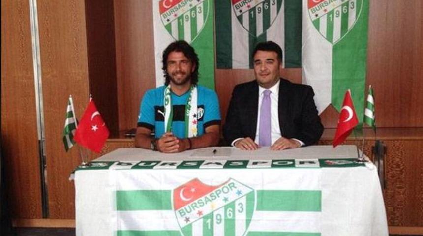 Bursaspor'un flaş transferi kampa katıldı!