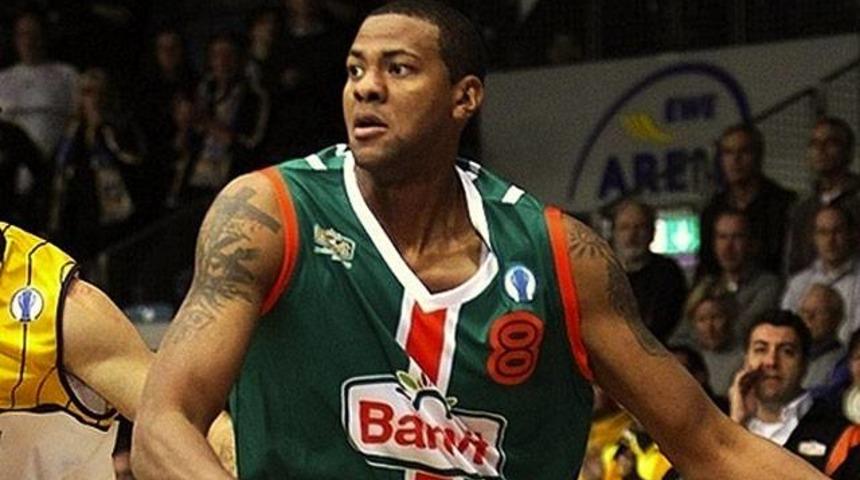 Banvit, Chuck Davis ile uzattı