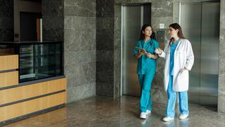 12 saat çalışıp evinin kirasını çıkartabiliyor! Hemşire kadın 11 saat uçup yaklaşık 200 bin TL kazanıyor