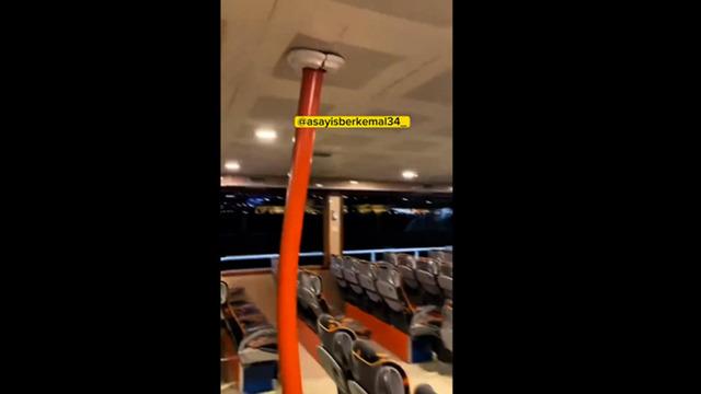 Üsküdar-Beşiktaş vapurunda taraftar olayı! Bazı Beşiktaş taraftarları Orkun Kökçü'nün imza töreni sonrasında vapuru karıştırdı...