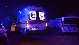 Hastaya giden ambulansa saldırı! Sağlık çalışanlarını darp ettiler...