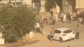 Hatay'da kaza sonrası tartışma çıktı! Sopalar, yumruklar havada uçuştu