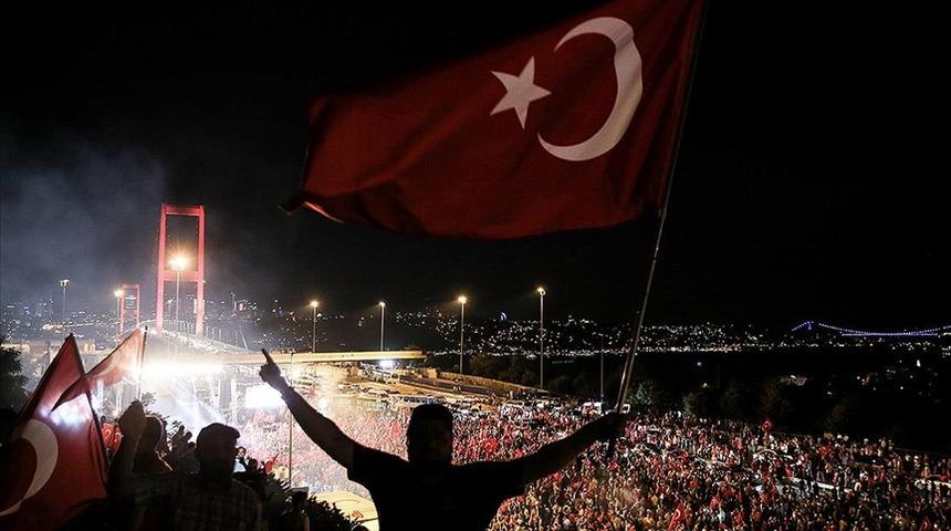 15 Temmuz'un üzerinden 9 yıl geçti! Dikkat çeken veriler: 713 bin 337 kişiye işlem, 126 bin 796 kişiye tutuklama...