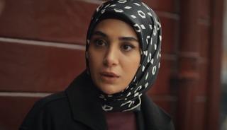 Özel hayatıyla gündemde! Gönlünü yakışıklı oyuncuya kaptırdı