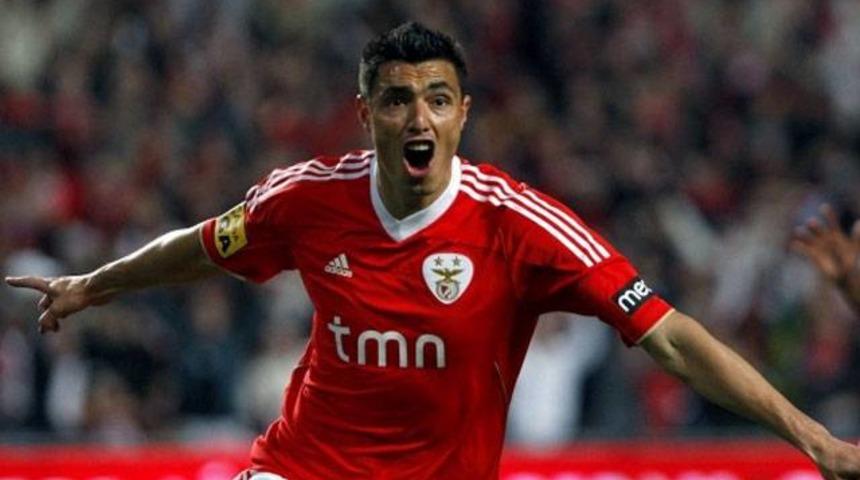 'Cardozo 24 saat içinde Fenerbahçeli olacak'