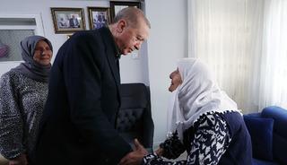 Cumhurbaşkanı Erdoğan şehitlerinin ailelerini ziyaret etti