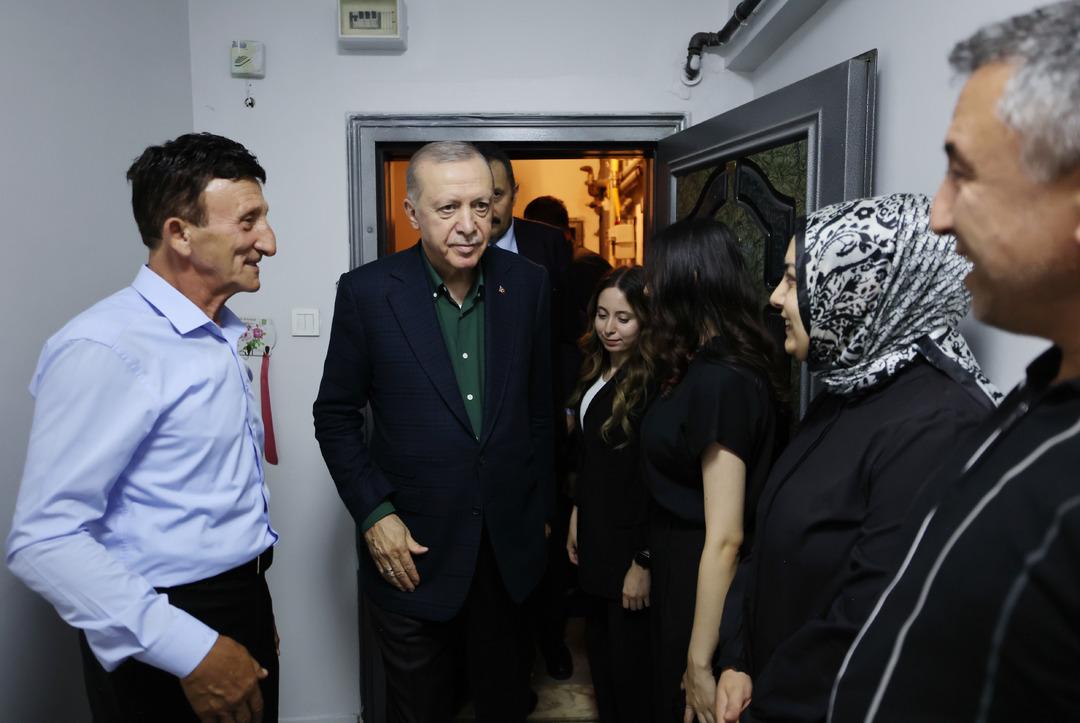 Cumhurbaşkanı Erdoğan 15 Temmuz şehitlerinin ailelerini ziyaret etti 2