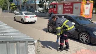 Batman’da tavan arasında sıkışan kedi kurtarıldı