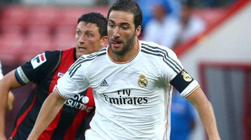 Napoli, Higuain'i ikna etti