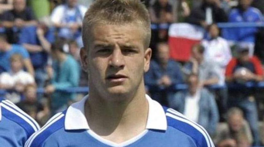 Türk asıllı sol bek Fransa'ya dönüyor!