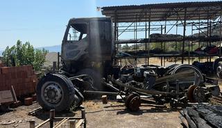 Çorum’da trafo patladı: Oto geri dönüşüm atölyesi ve arı kovanları yandı