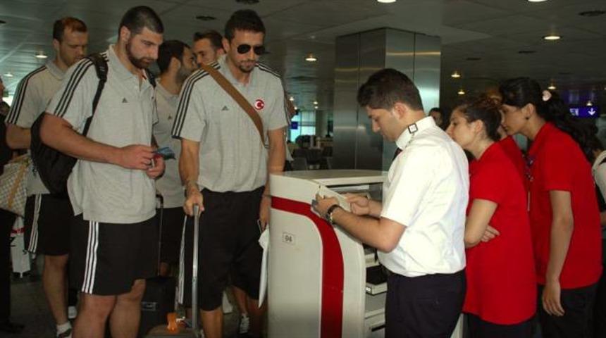 12 Dev Adam Slovenya'ya gitti