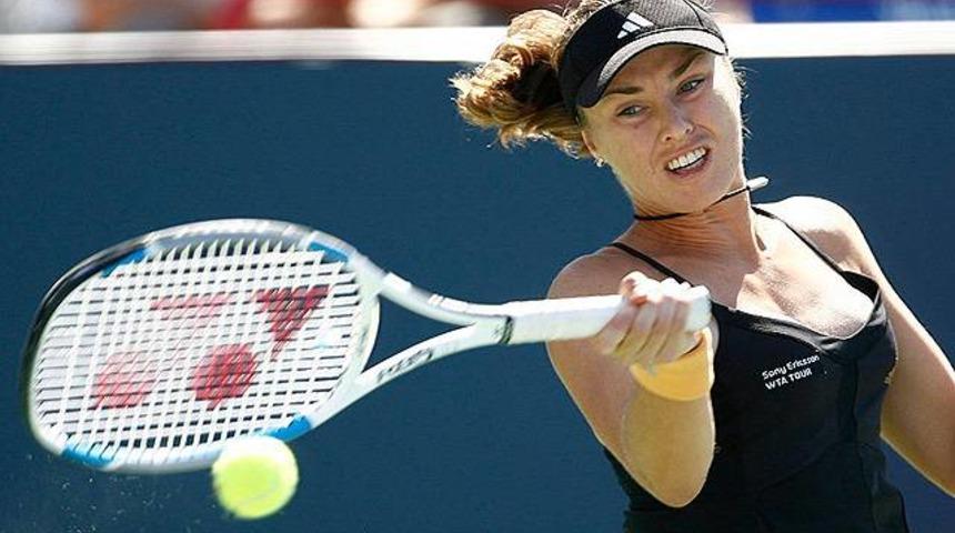 Şampiyon tenis&ccedil;i kortlara geri d&ouml;nd&uuml;