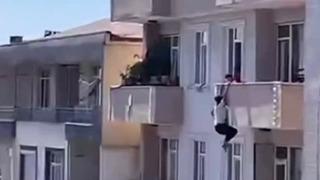 Kocaeli'de korkunç anlar! Herkes çığlıklar içinde izledi... İntihar girişiminde bulunan kadının beli ve kalçası kırıldı