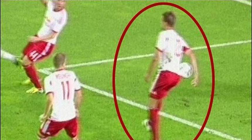 Fenerbah&ccedil;elileri &ccedil;ıldırtan pozisyon