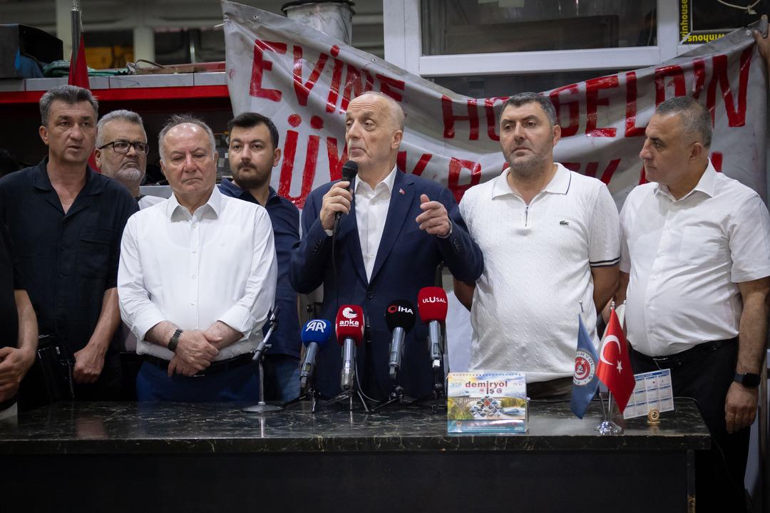 Kamu işçisi zam bekliyor! TÜRK-İŞ Başkanı Atalay  Bu oyun tehlikeli  deyip 26 Ağustos u işaret etti 1