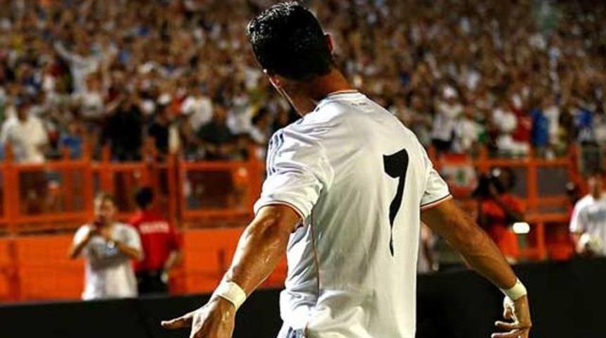 Ronaldo cevabını sahada verdi
