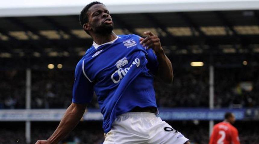 Saha futbolu bıraktı