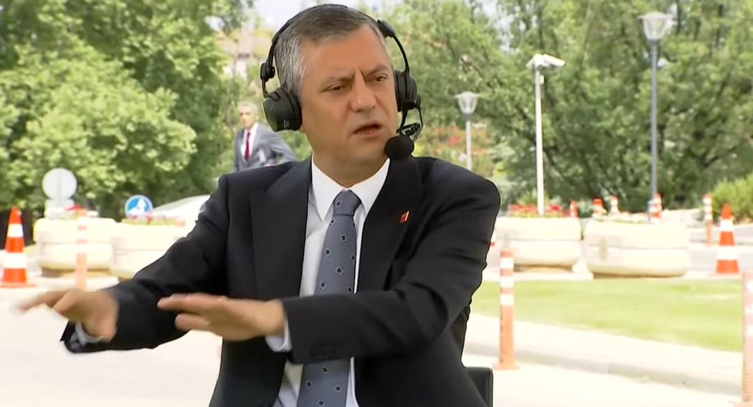  Üçlü ittifak iddiaları gündem yaratmıştı! CHP lideri Özel çok sert çıktı: "İnsan utanır" 2