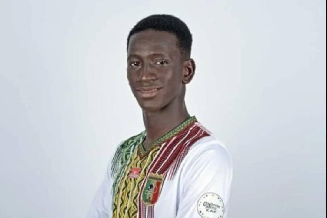 Fenerbahçe de Devin Özek geleceği inşa ediyor! Afrika nın yeni keşfi için sarı lacivertliler resmen devrede... 3