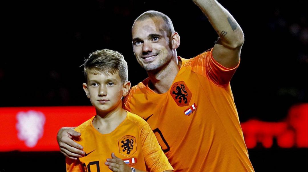 Wesley Sneijder in oğlu Jessey, Utrecht ile profesyonel sözleşme imzaladı! 1