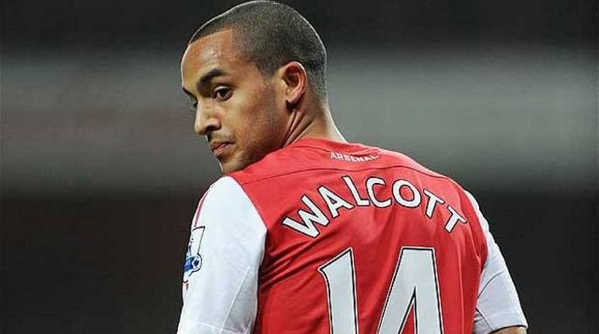Arsenal'de b&uuml;y&uuml;k şok! Walcott sakatlandı