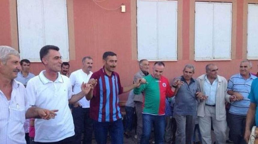 Trabzonsporlu y&ouml;netici Diyarbakırlılar ile halay &ccedil;ekti!