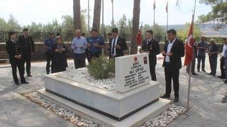 Yavuzeli’nde 15 Temmuz şehitleri anma programı kapsamında şehitlik ziyaret edildi