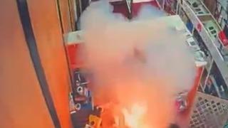 Bingöl’de cep telefonu bataryası bir anda patladı: O anlar güvenlik kamerasında