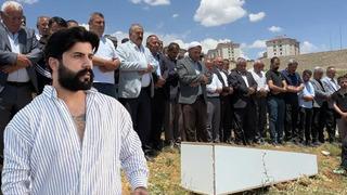 Her şey çocuklarının gözü önünde oldu!  Silahlı saldırı: Sosyal medya fenomeni Onur Karayel hayatını kaybetti, kızları tedavi altında alındı