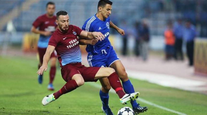 Arnavutluk'ta 'Fırtına' koptu