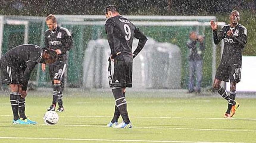 Beşiktaşlı futbolcudan büyük hata!