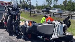 Kağıthane'de iki motosiklet çarpıştı, savrularak refüje çarptılar: 4 yaralı