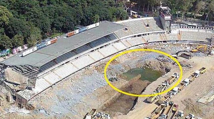 İn&ouml;n&uuml; Stadı'nın altından deniz &ccedil;ıktı!