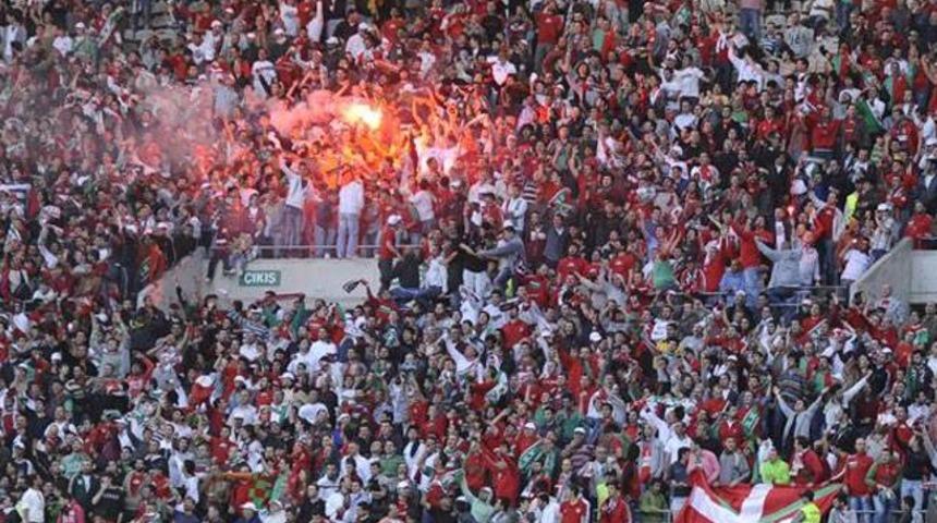 İzmir'de de "Her yer Taksim!"