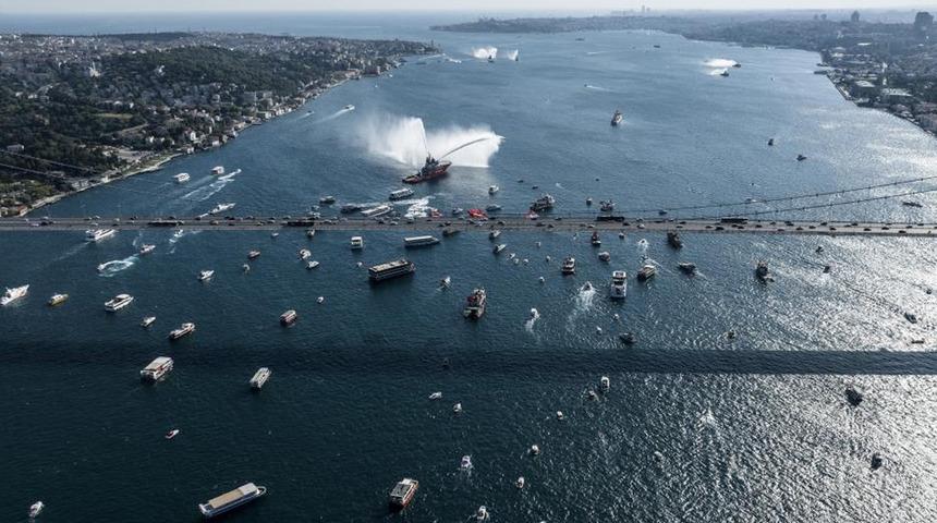 İstanbul Boğazı'nda 15 Temmuz geçişi: "Milletimizin direnişine hep birlikte iştirak ettik"