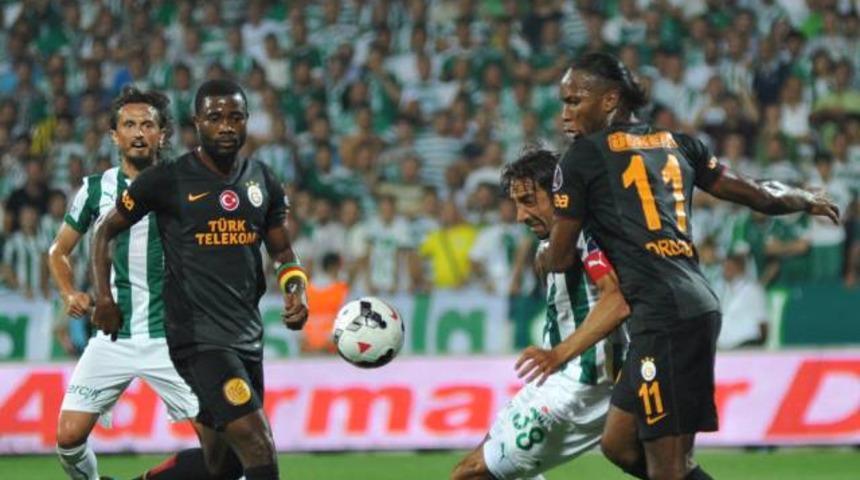 Aslan Timsah'a takıldı