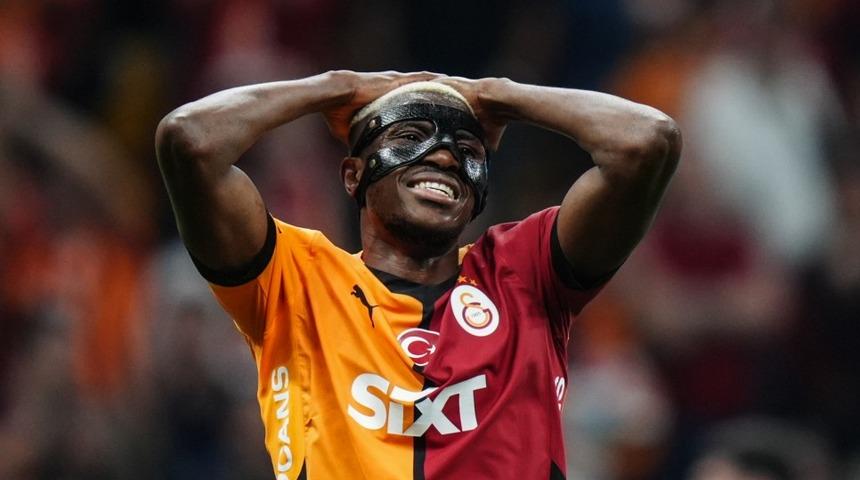 Osimhen transferi bir türlü çözülmüyor! İtalyanlar duyurdu... İşte Galatasaray'ın Napoli'ye yeni teklifi