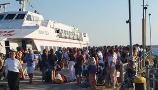 Marmara Denizi'nde panik anları! Deniz otobüsü, rahatsızlanan yolcu için geri döndü