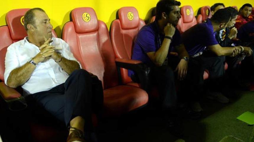 Fatih Terim sahada..