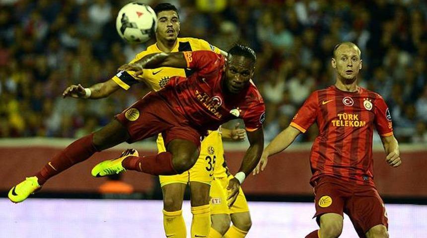 Aslan yine 'tek'ledi