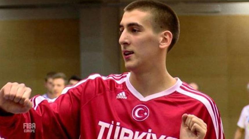 Kenan Sipahi Fenerbah&ccedil;e&rsquo;de!