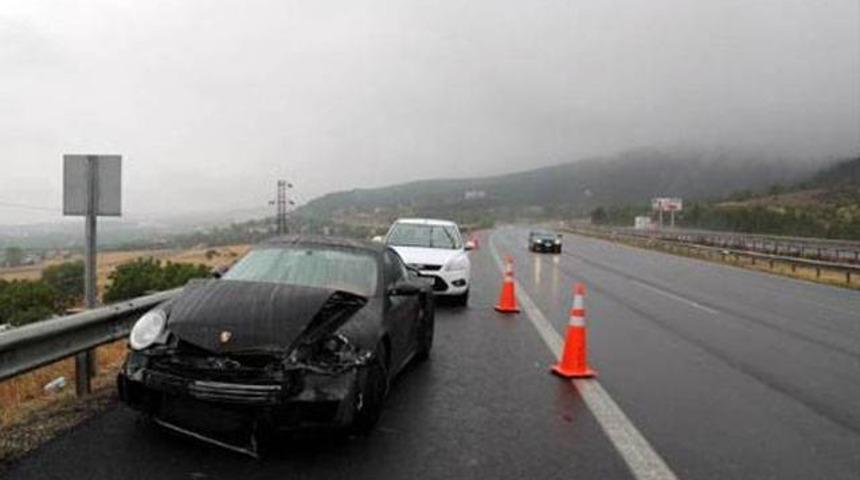Sergen Yalçın trafik kazası geçirdi!