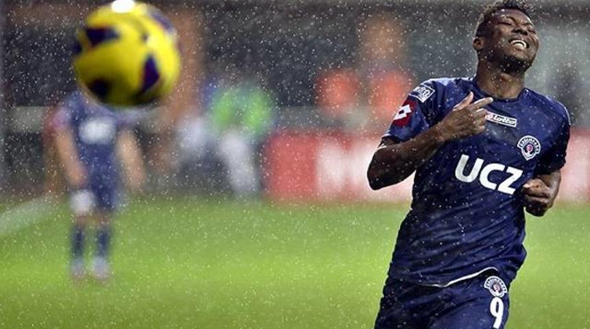 Kalu Uche ile yollar ayrıldı