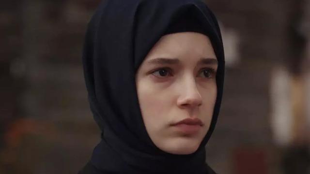 Kızıl Goncalar'ın Zeynep'i Mina Demirtaş imaj değiştirdi, iddialı diziyle görüşüyor... Teklif yağıyordu